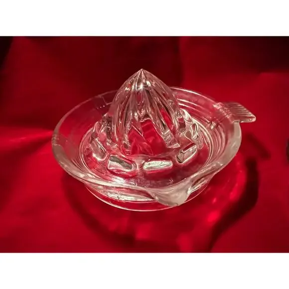 Vintage Criss Cross Juicers with Side Tab - set of 2 - Picture 5 of 11